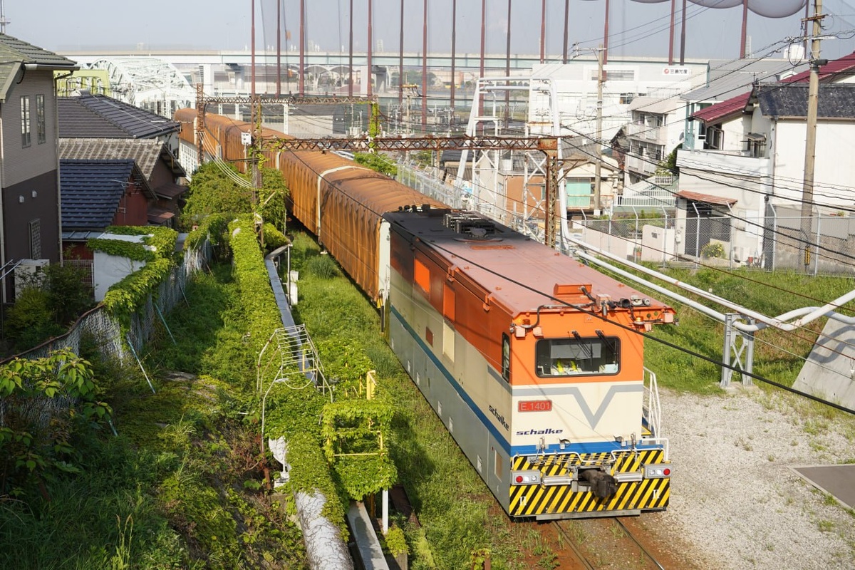  Двухкабинный узкоколейный тепловоз ST-S-1380-D от Schalke. Источник: Syakudo_Lulu/X