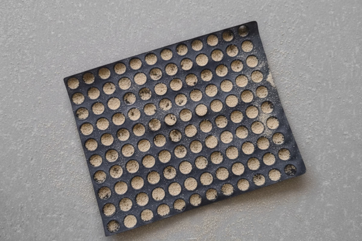 Мембрана, забитая песком