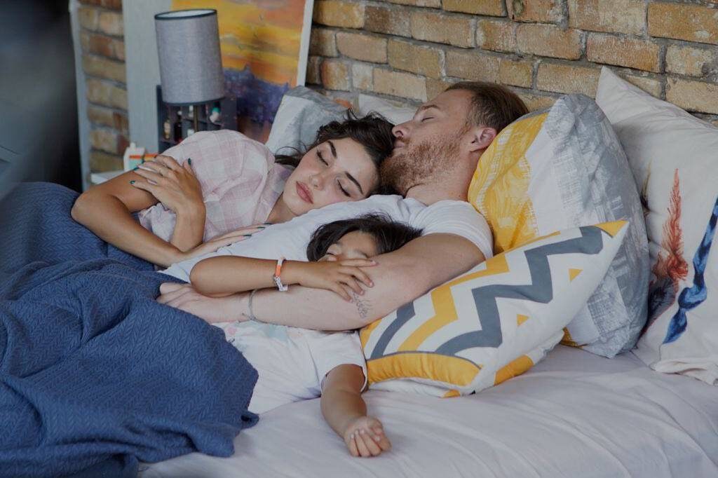    Кадр из сериала «Постучись в мою дверь»