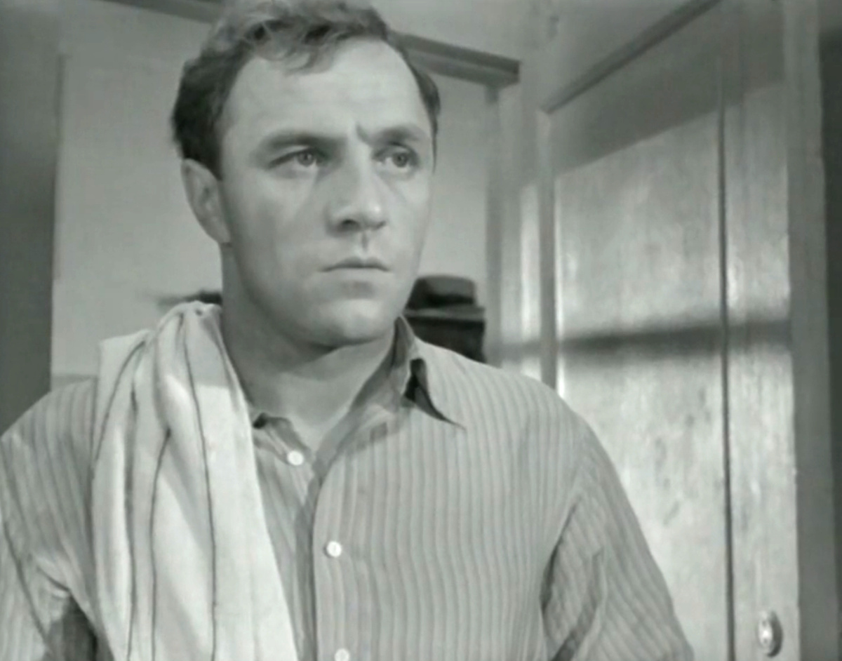 Кадр из кинофильма "Дом, в котором я живу", 1957 г., режиссеры Лев Кулиджанов, Яков Сегель, сценаристы Иосиф Ольшанский, Нина Руднева, композитор Юрий Бирюков (скриншот)