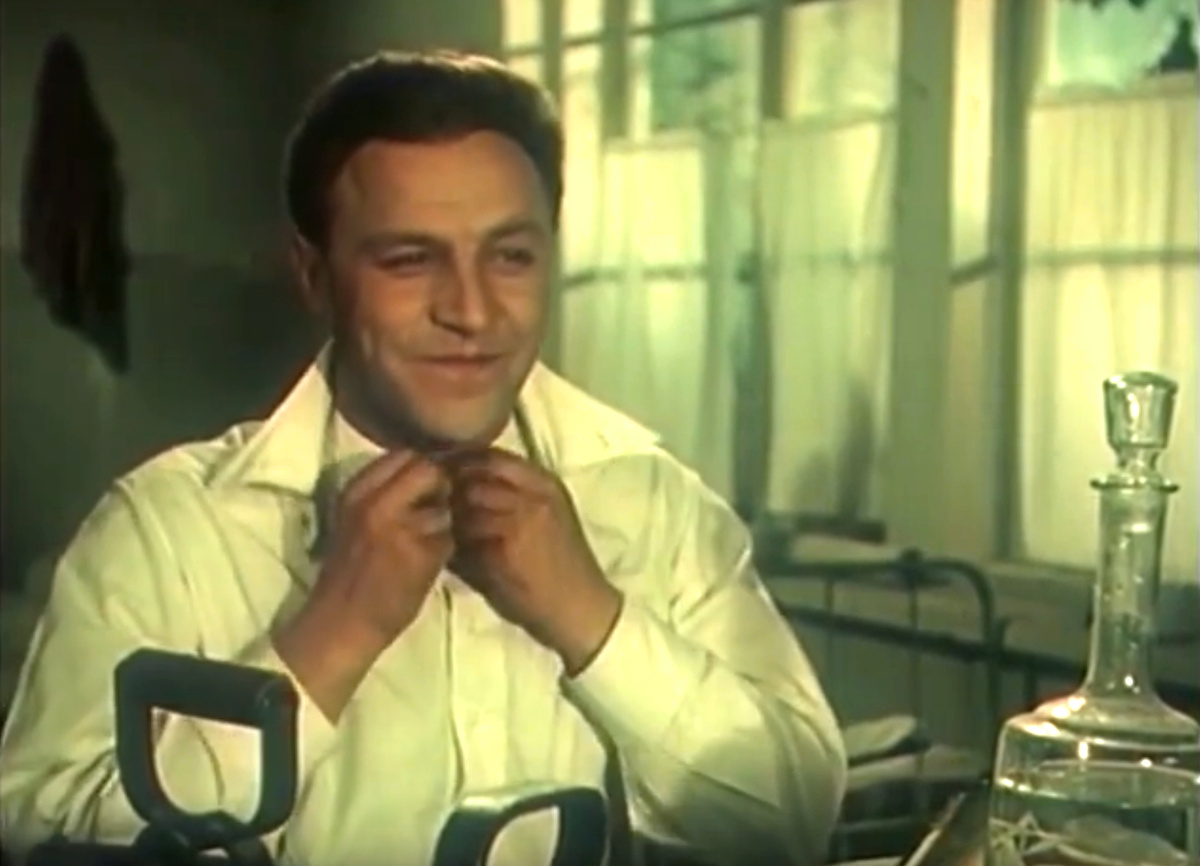 Кадр из кинофильма "Добровольцы", 1958 г., режиссер Юрий Егоров, сценаристы Юрий Егоров, Евгений Долматовский, композитор Марк Фрадкин (скриншот)