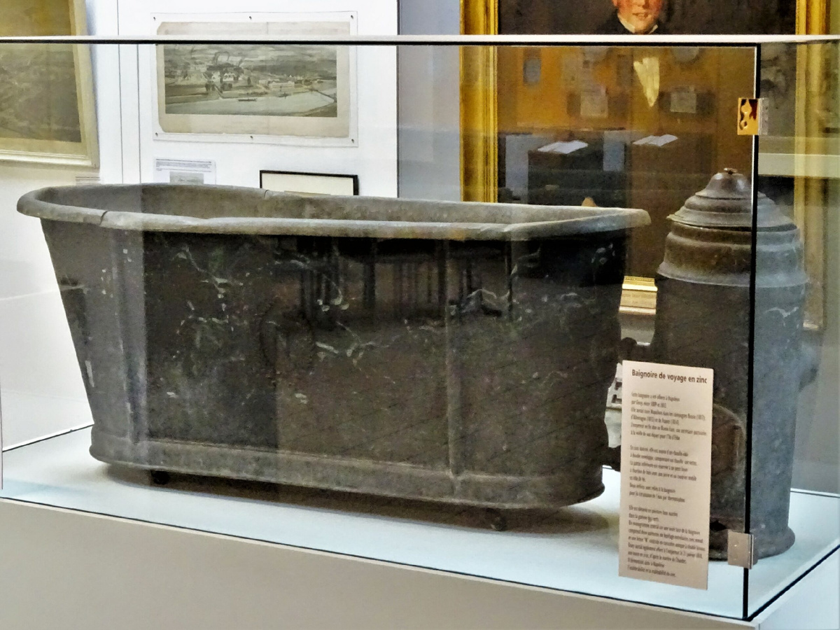 Походная цинковая ванна, принадлежавшая Наполеону и захваченная при Ватерлоо