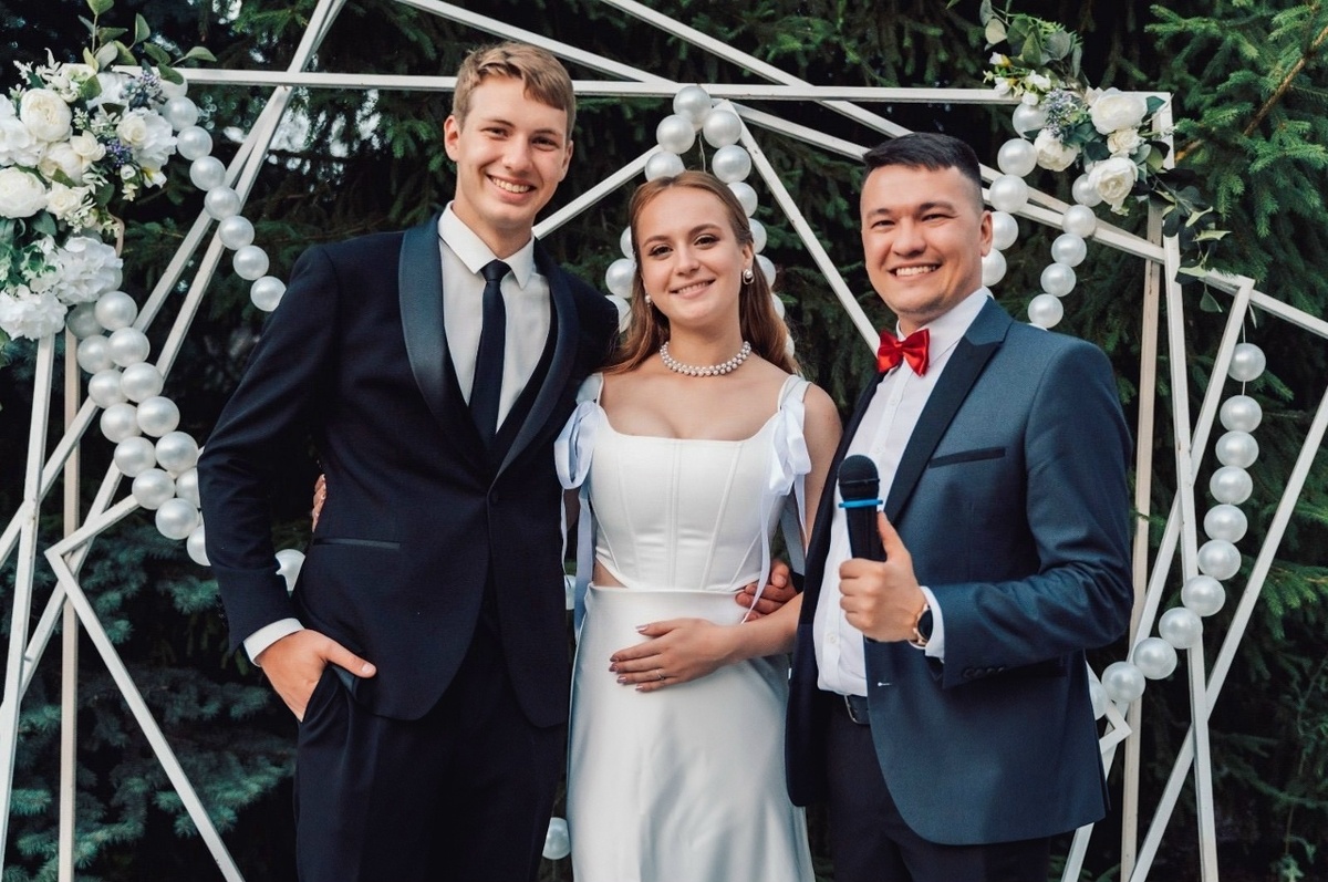 Андрей Рублев ведет праздники в Чебоксарах — гости активно участвуют и наслаждаются моментом.