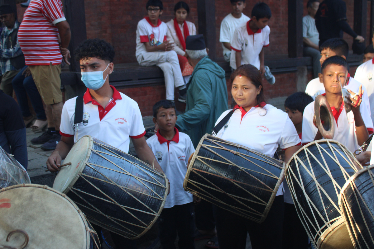 Много барабанов