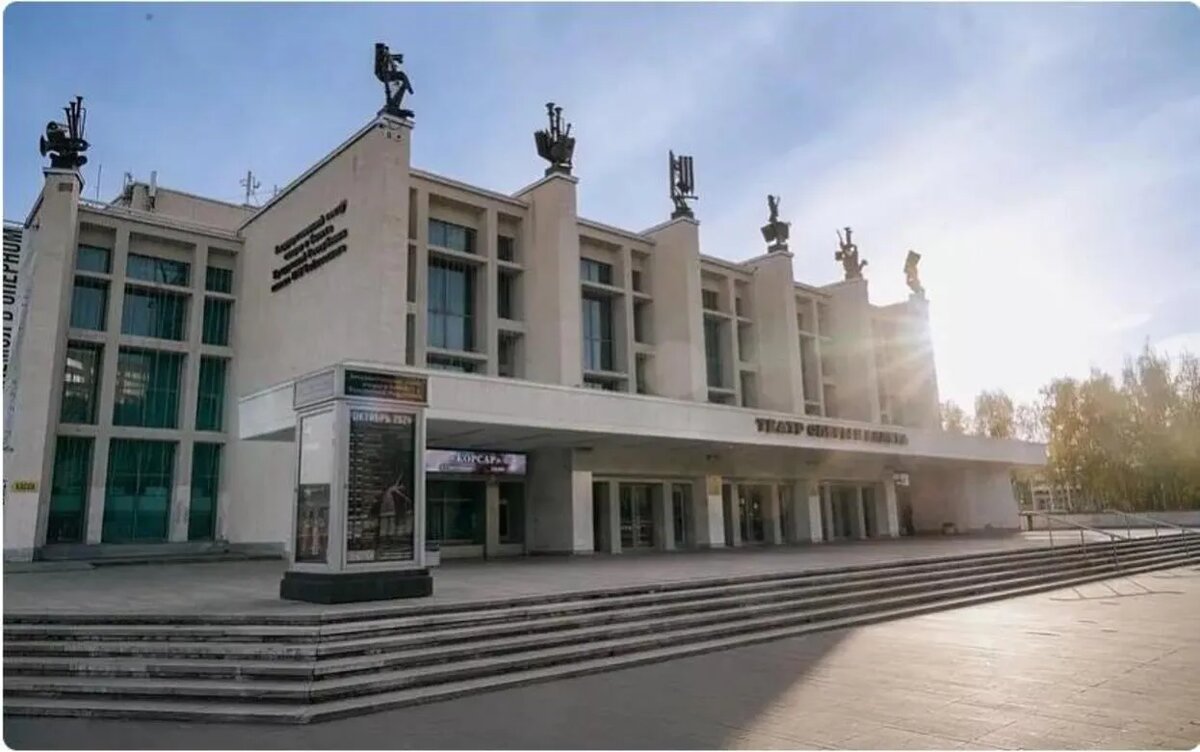    Иск за подаренный iphone, недовысаженные кустарники и штрафы за двери: что обсуждают ижевчане в соцсетях 17 ноября