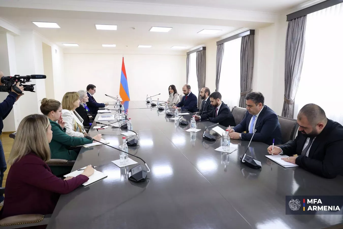 © Photo : press office of the Ministry of Foreign Affairs of Armenia
