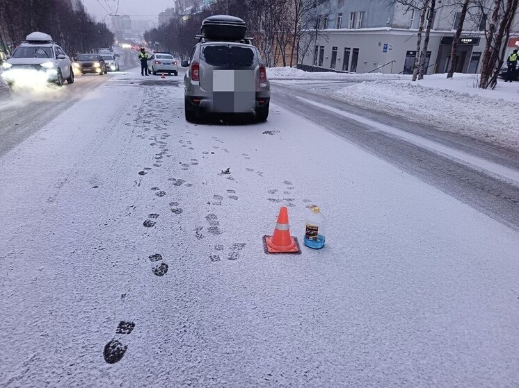     В результате происшествия пешеход получила травмы, ее доставили в больницу. фото: телеграм-канал Госавтоинспекции Мурманской области.