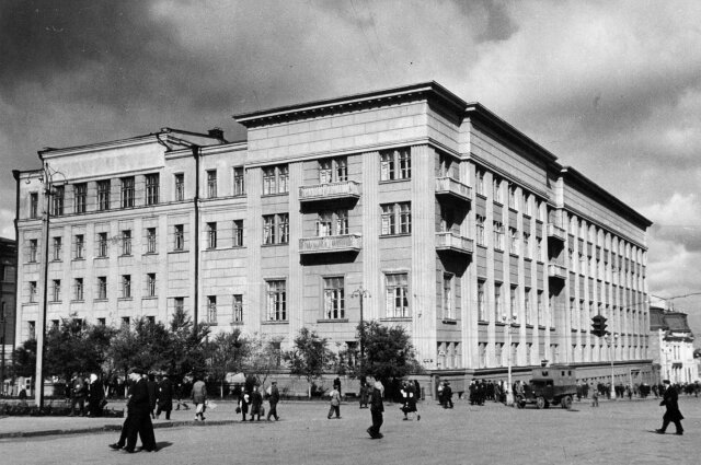    В архиве ОГАЧО хранится снимок областного парламента 1945 года. Фото: Пресс-служба Законодательного Собрания Челябинской области