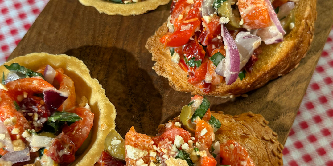 Брускетты с запечённым перцем: закуска, от которой невозможно оторваться