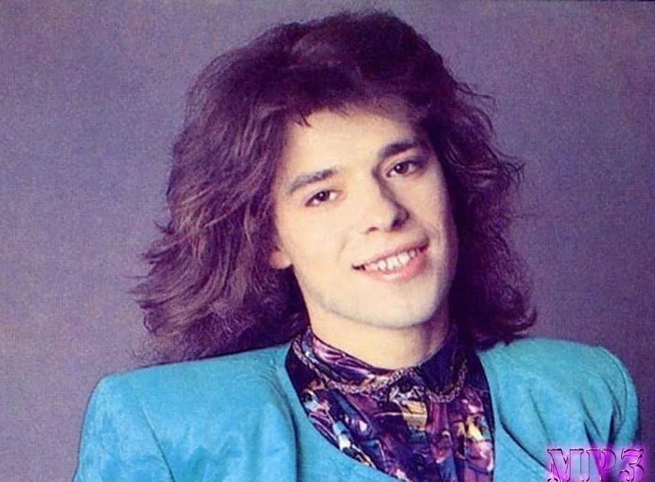 Певец Женя Белоусов!