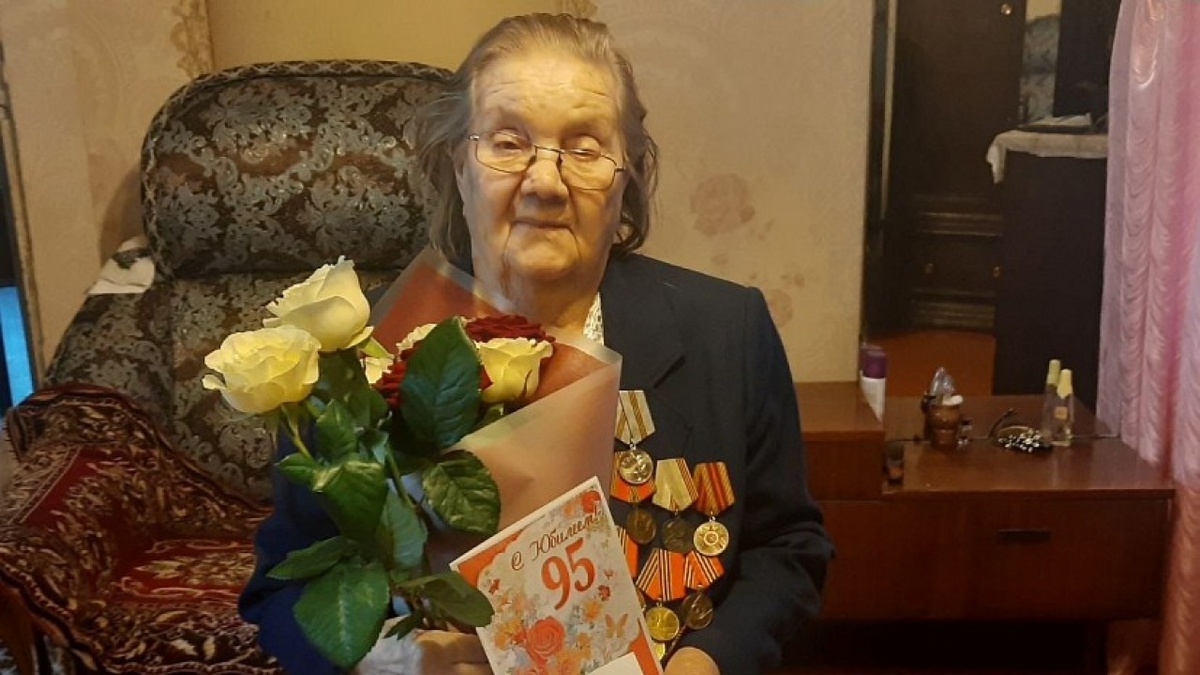    Путин поздравил с 95-летием труженицу тыла из Саратовской областиНовости Саратова и области – Сетевое издание «Репортер64»