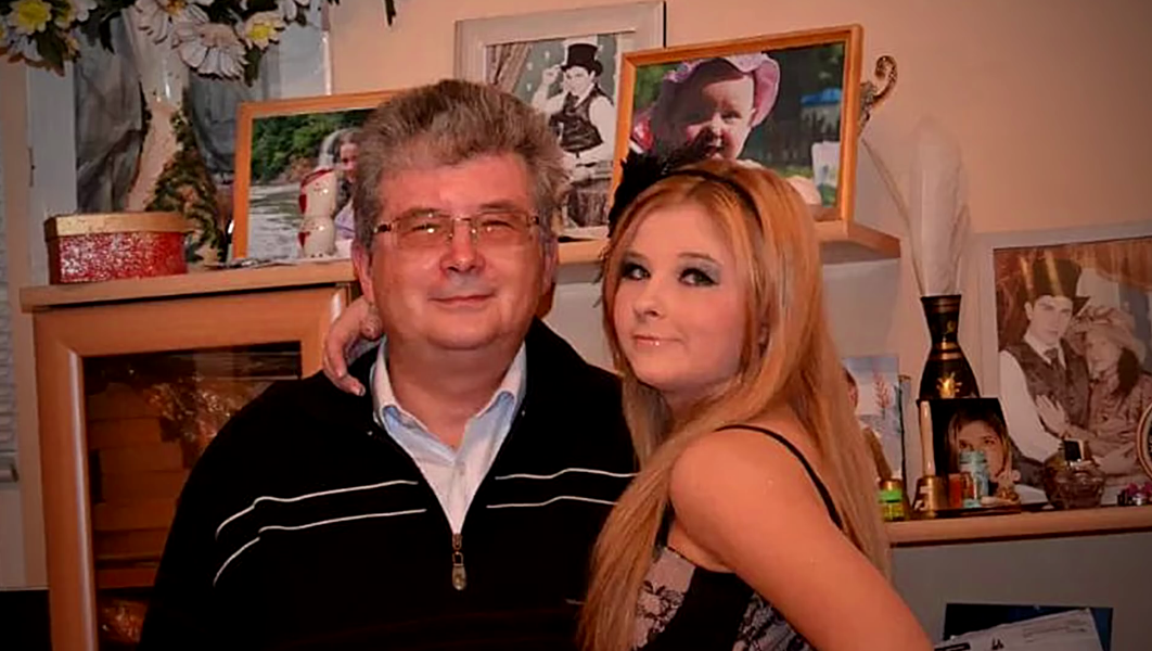 Фотография Виктории с отцом