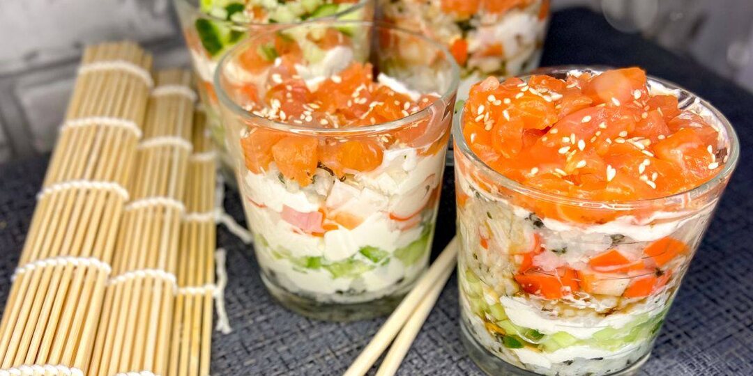 Слоёный салат, который выглядит на миллион, а собирается без усилий