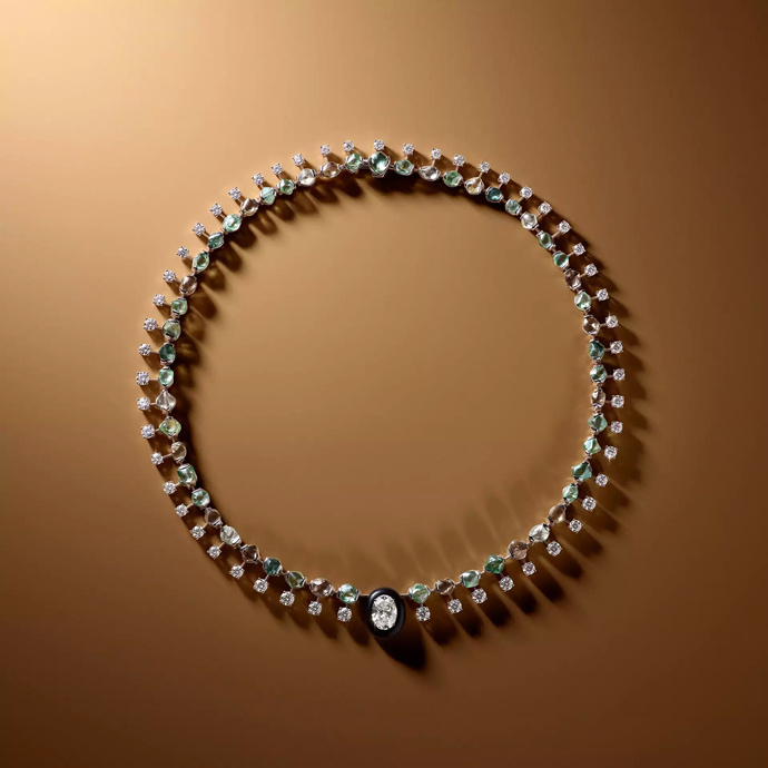 Украшения первой главы коллекции Essence of Nature: ожерелье Embrace, колье Interlace, кольцо Foundation (3 фото)