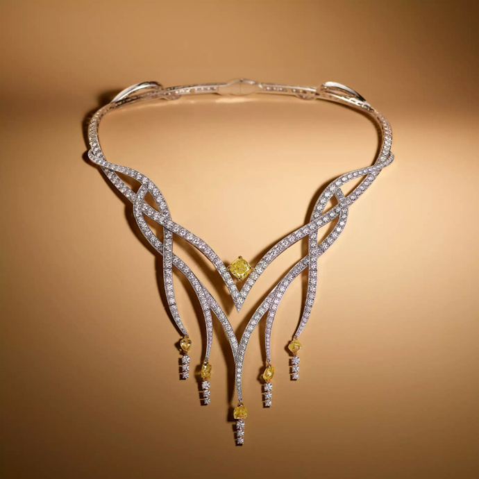 Колье Interlace