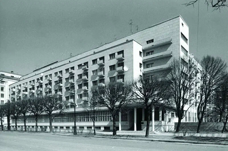 Недострой, дефицит, индустриализация. Первая пятилетка и советское жильё: что было важнее — качество или скорость