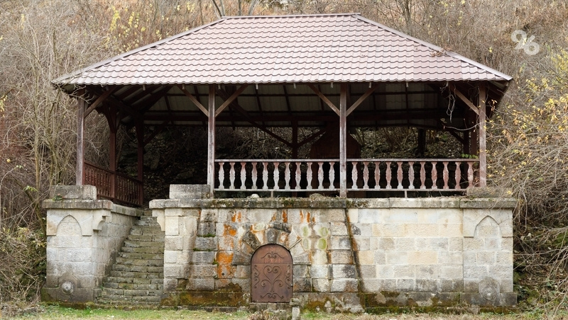    Источник обеспечивает водой посёлок Нарзанный и несколько городских улиц Фото: Дмитрий Ахмадуллин / / ИА «Победа26»