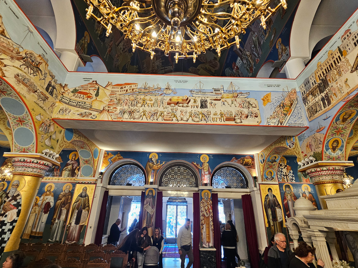 Фреска церкви Ивана Русского,  рассказывающая о том, как шёл обмен населением