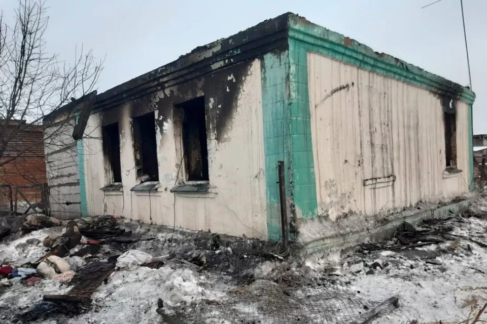    Пожар произошел в селе Борцово Новосибирской области. Источник: СУ СКР по Новосибирской области