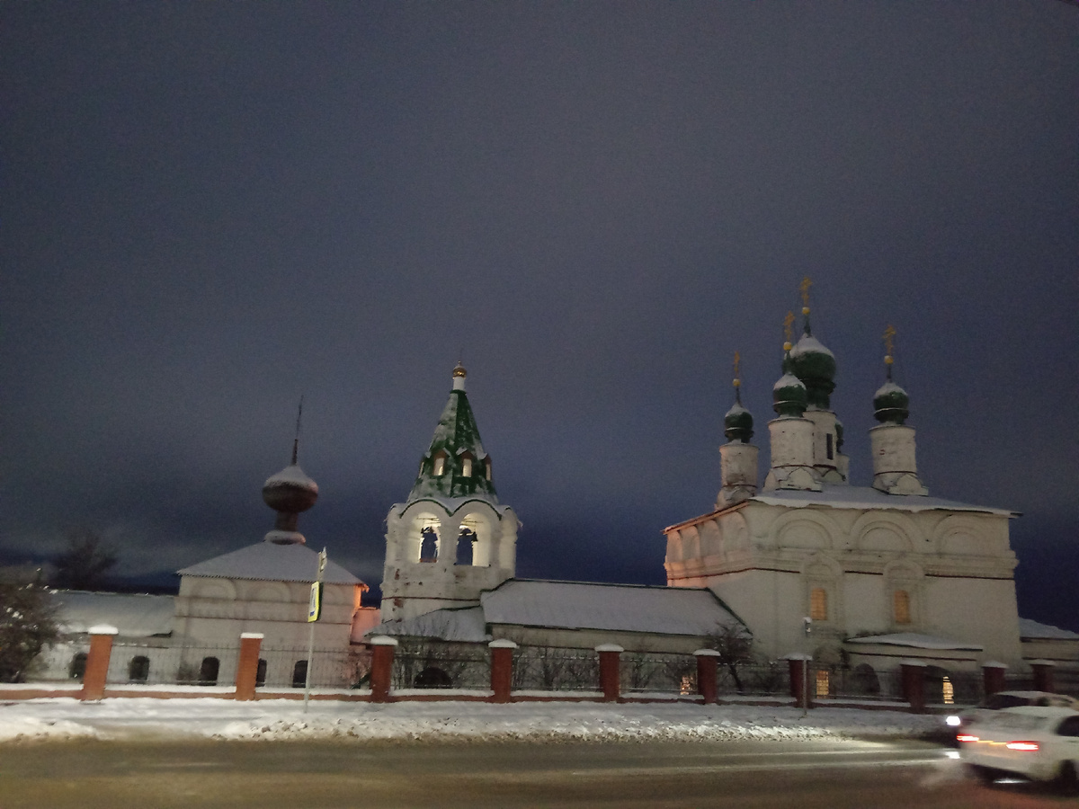 17:11.2025 7:58 Спасо-Преображенская церковь.