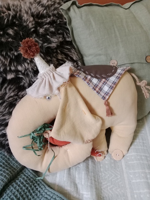 Автор - обладательница таинственного псевдонима dednein TOP