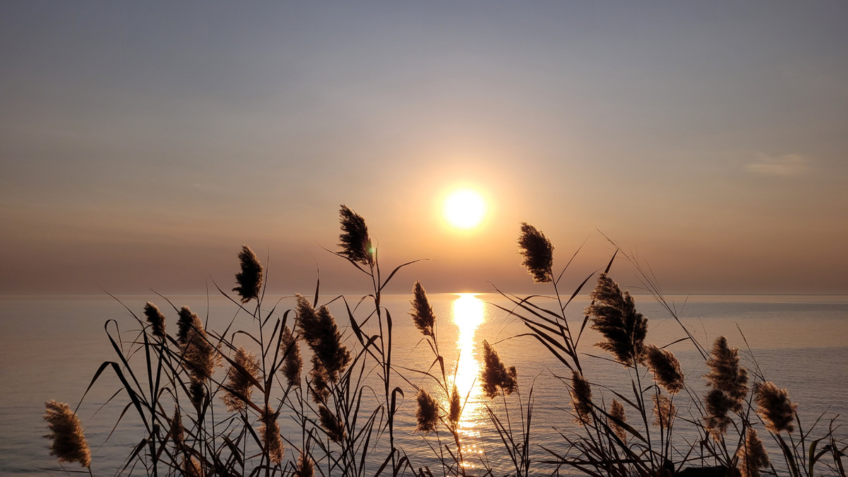 Закат у нас на пляже