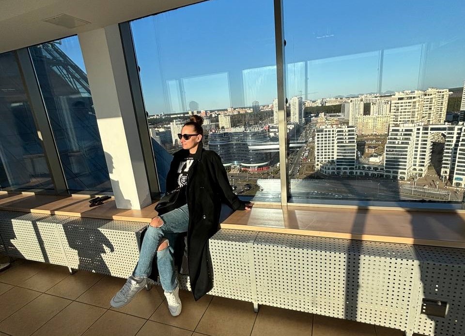 На фото автор Дзен-канала, Ирина Князева, карьерный консультант №1 по мнению ведущего отраслевого сервиса HRTIME