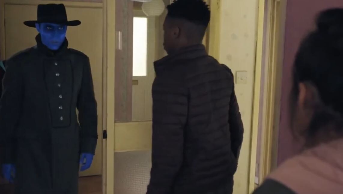 Тут неведомое создание пришло наказывать за вполне ведомые гадости 