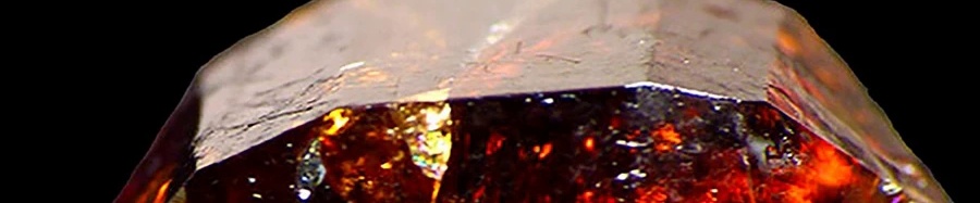 Циркон. Фото в свободном доступе.