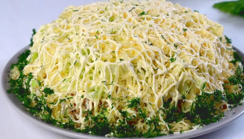 Салат «Царь горы»: проще оливье, а эффектнее в разы! Готовим на Новый год