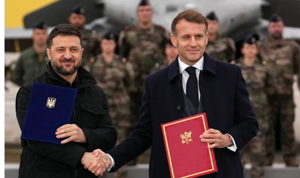 Фото: CHRISTOPHE ENA/POOL/AFP via Getty Images