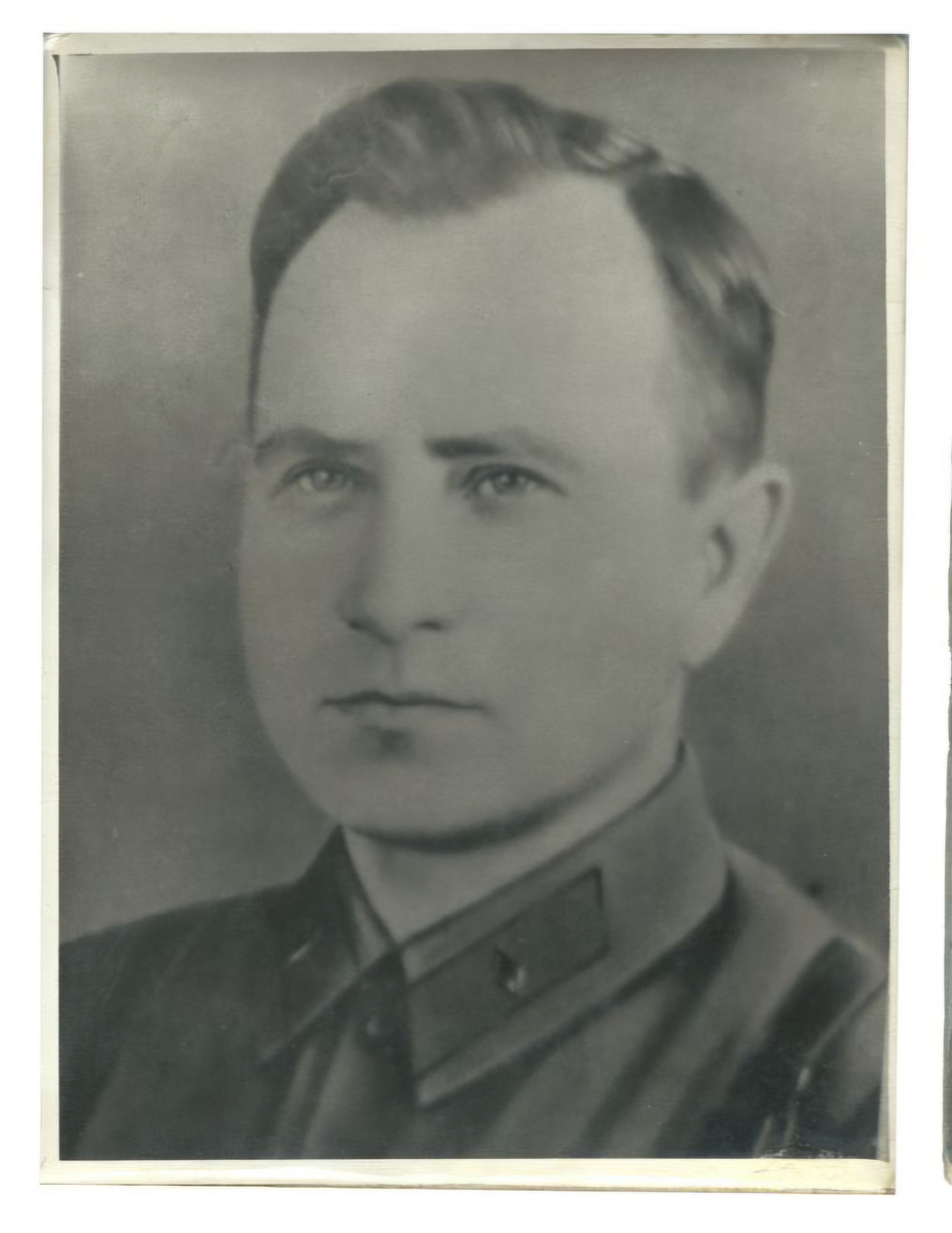 Бригадный комиссар