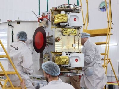    «БЮРО 1440» показала терминал для спутникового интернета в поездах