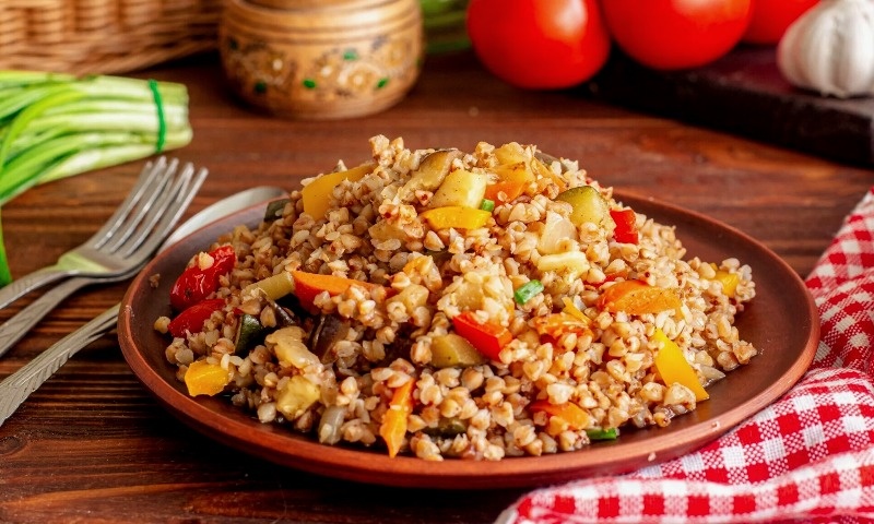 Греча с овощами