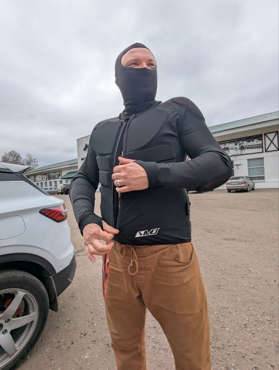 единственное у меня сомнения — будет ли защита при таком падении, ведь скользняка при таком покрытии точно не будет, да и скорости тут так се.