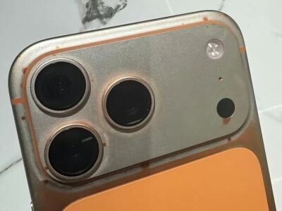    Владелец iPhone 17 Pro Max стёр краску с корпуса обычной салфеткой