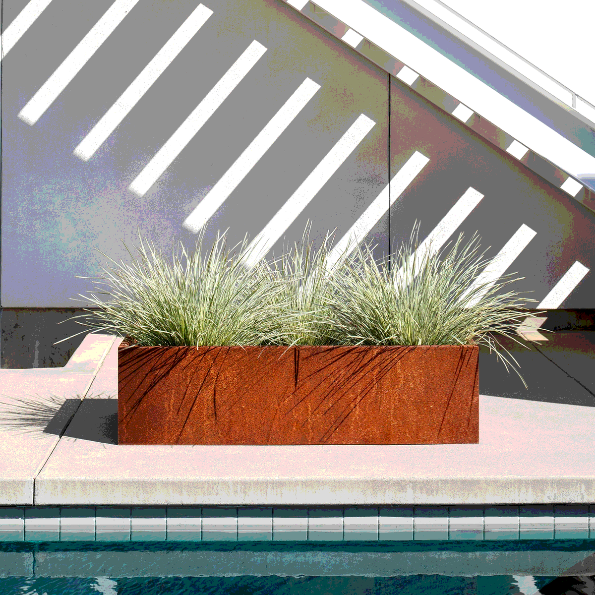 Кортеновская сталь в малых архитектурных формах. Источник фото: Яндекс