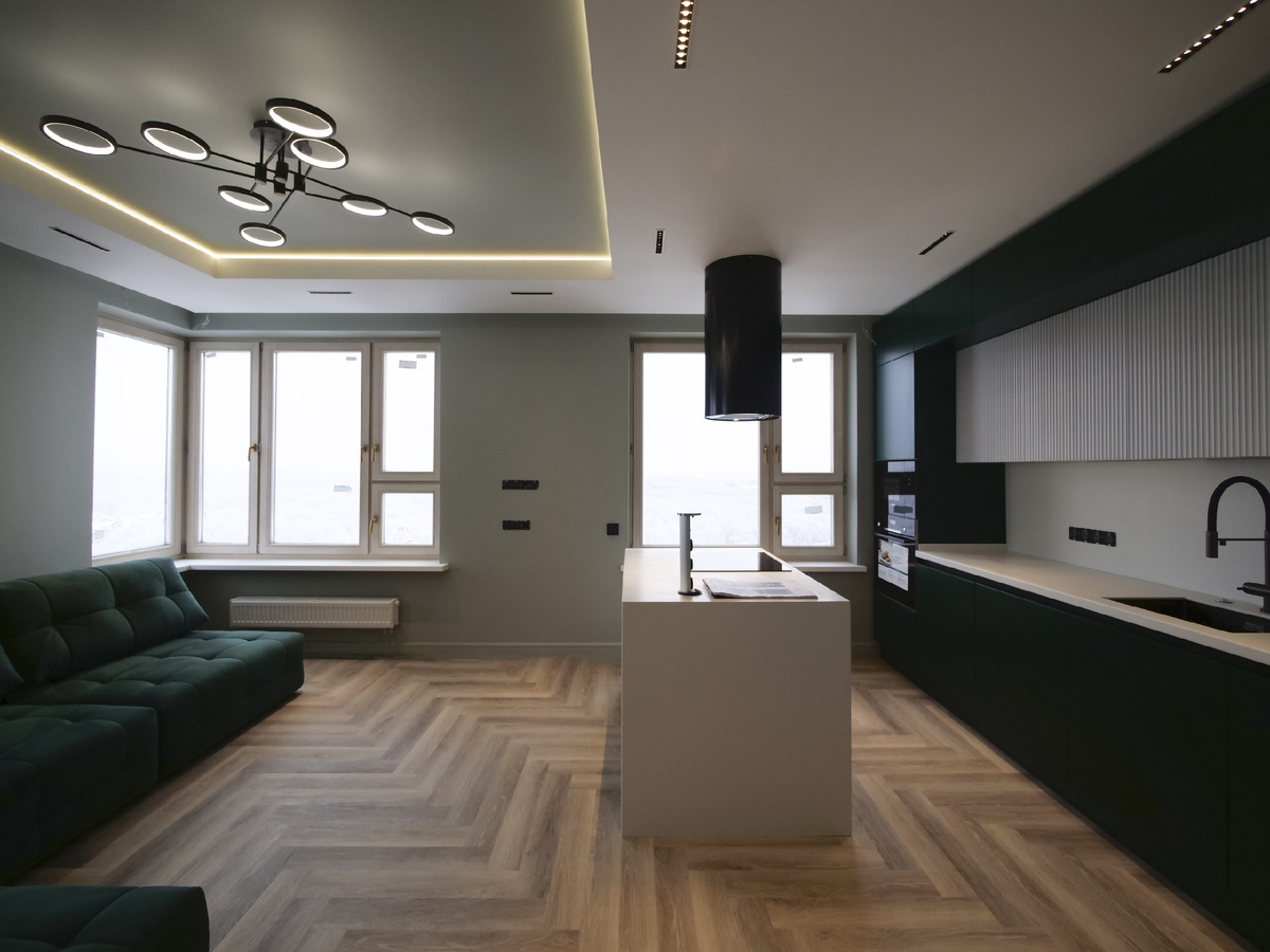 Гипсокартон много чего умеет: многоуровневые потолки, полочки, арки, ниши - это всё к нему