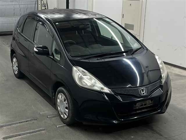 Honda Fit 2011, 1,3, MT. Лот № 90041, аукцион MIRIVE Saitama, оценка 3,5