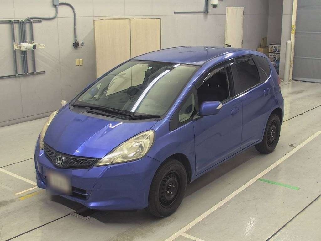 Honda Fit 2011, 1,3 CVT, Лот № 10033, аукцион CAA Chubu, оценка RA