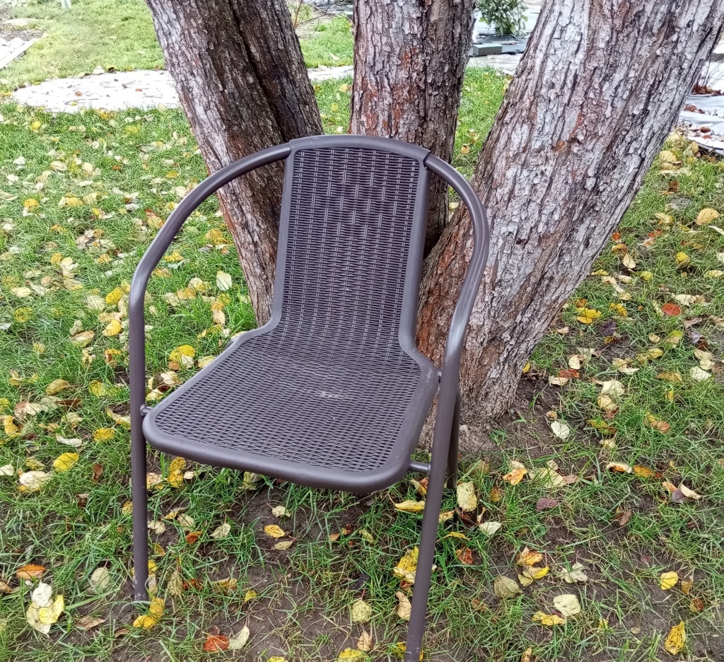 Металлическую мебель лучше убрать с улицы в закрытое помещение