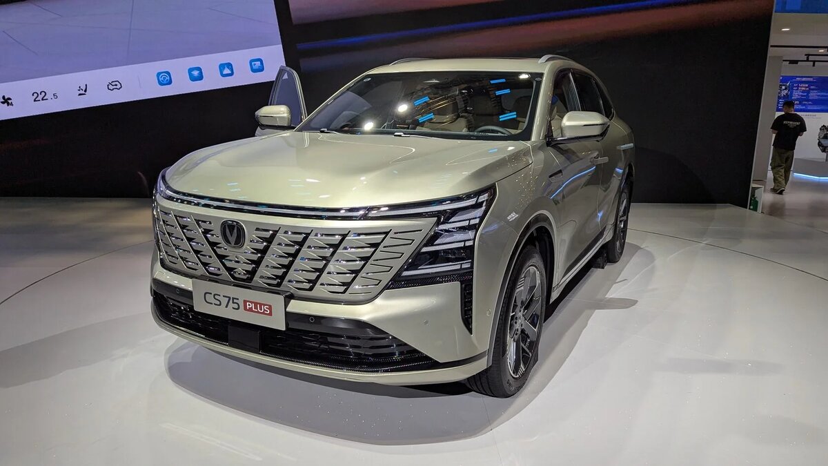 Этого красавца я заснял на Шанхайском автосалоне в Китае