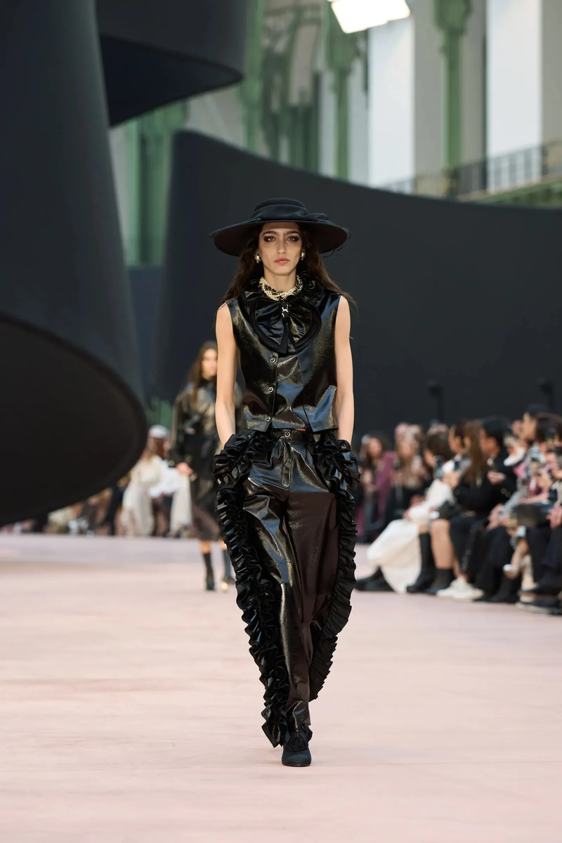 Кожаные брюки от Chanel, AW 2025/2026.