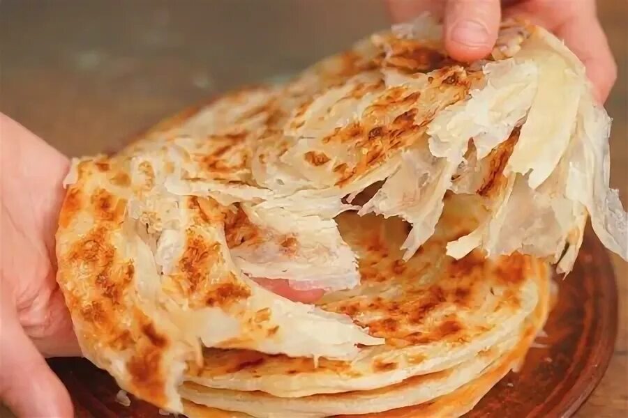 Московские истории: совсем не уверена, что ростовские слоеные пышки должны выглядеть так, но более точного соответствия не нашла. Если кто-то знает - пришлите, пожалуйста ссылку на фото! Источник: https://gotovim-doma.ru.