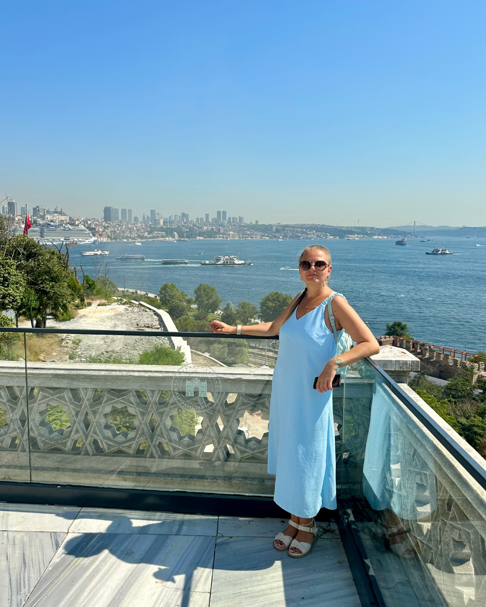 Всем привет! Я Валерия - автор этого блога. Пишу здесь о жизни обычной семьи с сыном первоклассником в Санкт-Петербурге, о творчестве, домашнем уюте и немного про путешествия.