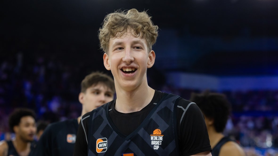    Лев Свинин.