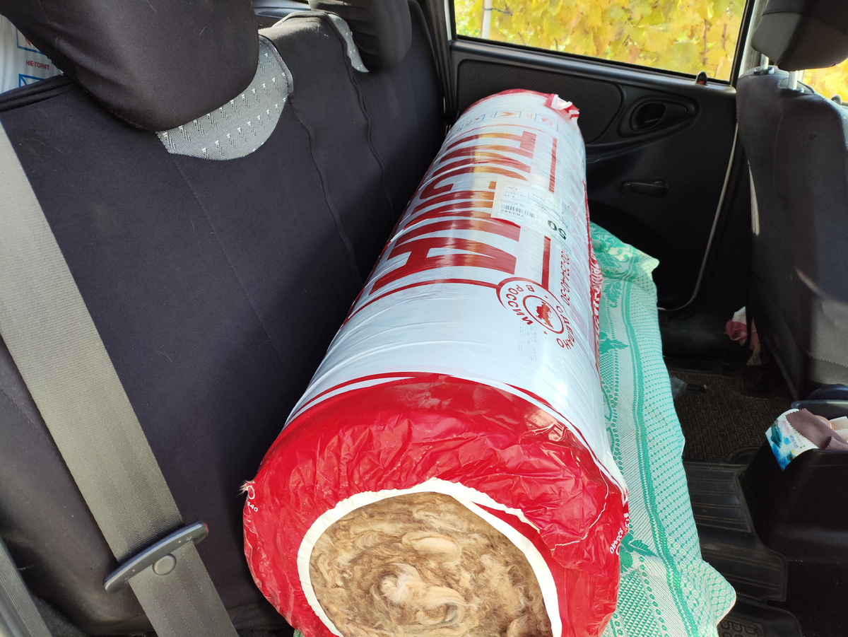 Вот такие два рулона взяли.