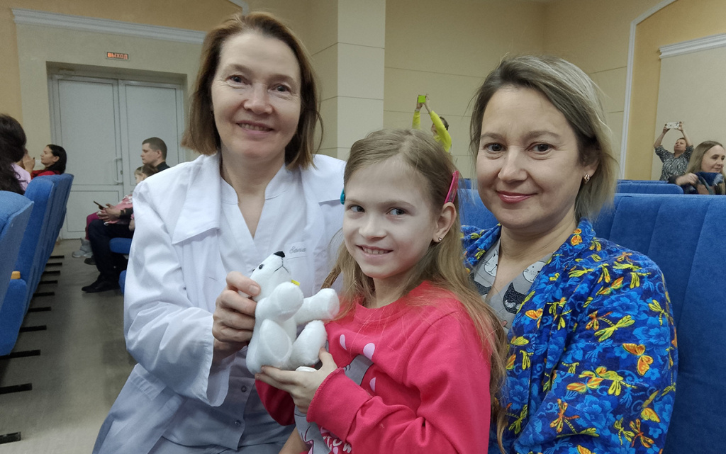  Маленькую девочку в центре любили и любят все. Фото: личный архив Анны