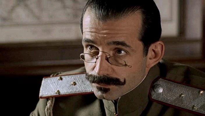 Д. Певцов в роли Духонина