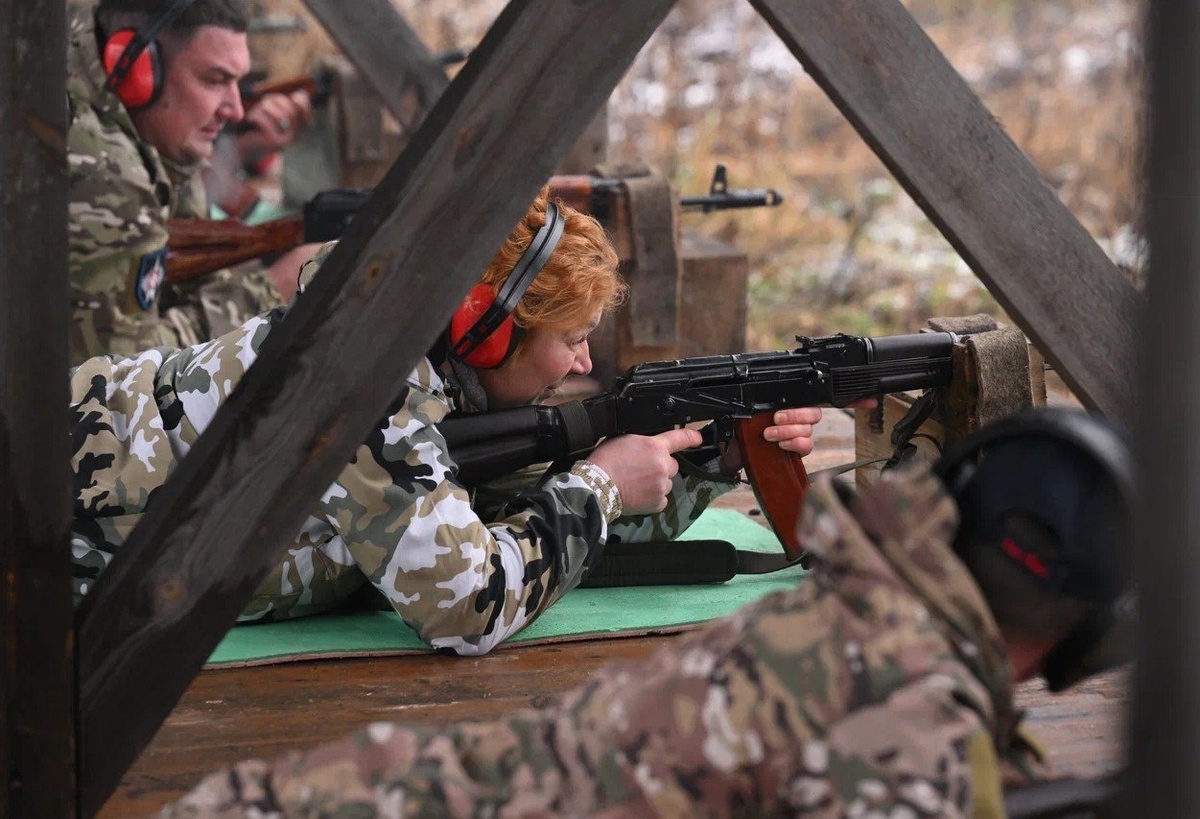    Глава Карелии открыл учебные сборы добровольных народных дружин в Лахденпохском округе© пресс-служба правительства Карелии